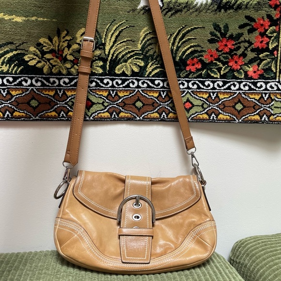 Vintage Soho Coach Y2K 2000s tan leather purse silver buckle and crossbody strap - Picture 3 of 12